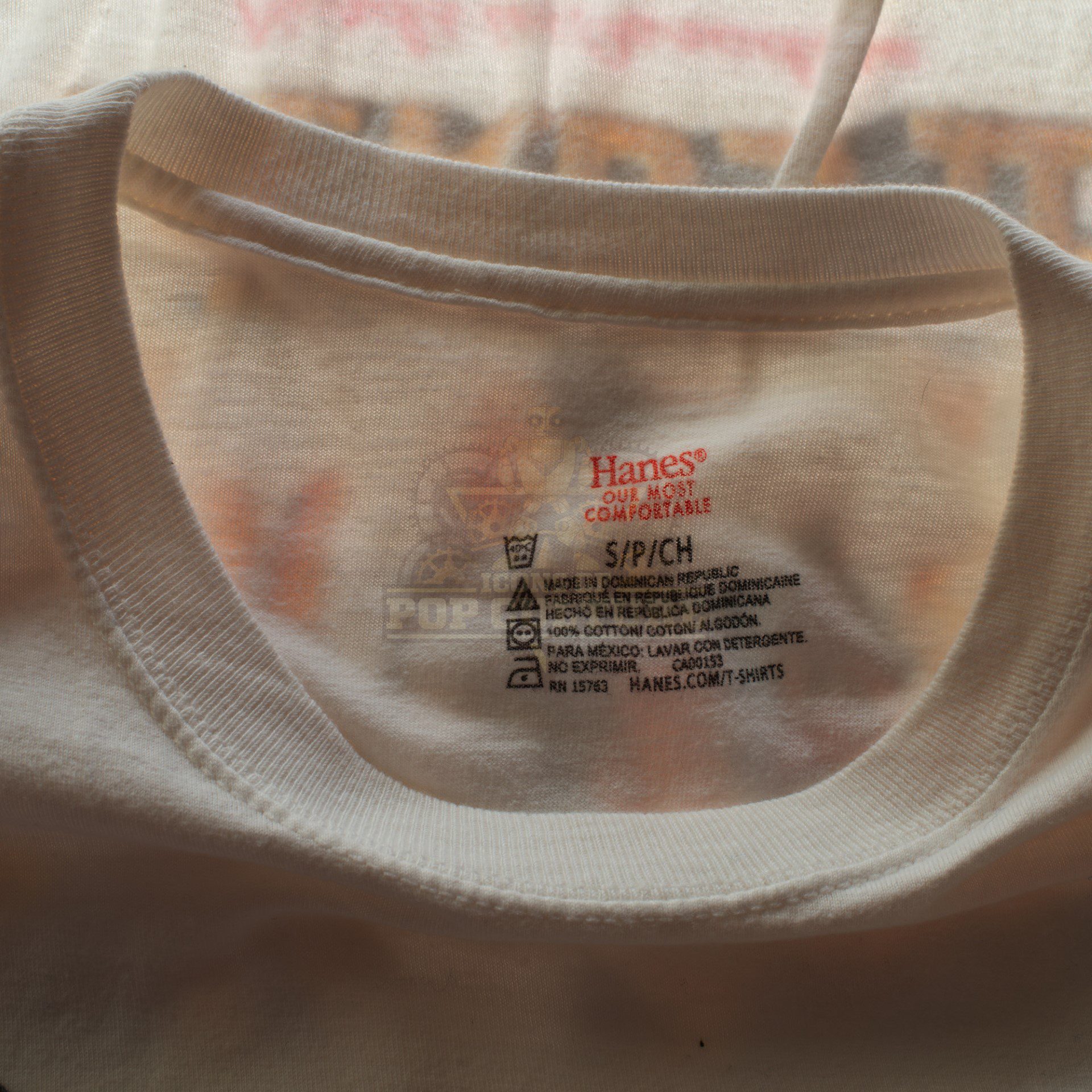 A Close Up Picture Of A Shirt Neck Area